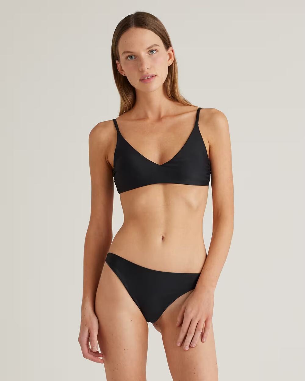 Quince Italian V-Neck Bikini Top in Black Size Large
